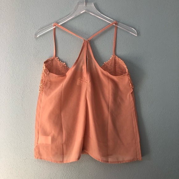 🌸 Boutique | peach tank with lace appliqué - Picture 4 of 5